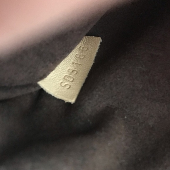 LV Ponchette Métis Date Code - Picture 1 of 1